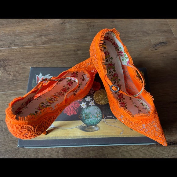 GUCCI-AUTHENTIC (NWT) Orange Lace & Crystal Buckle  Mary-Jane Heels! - Picture 10 of 16